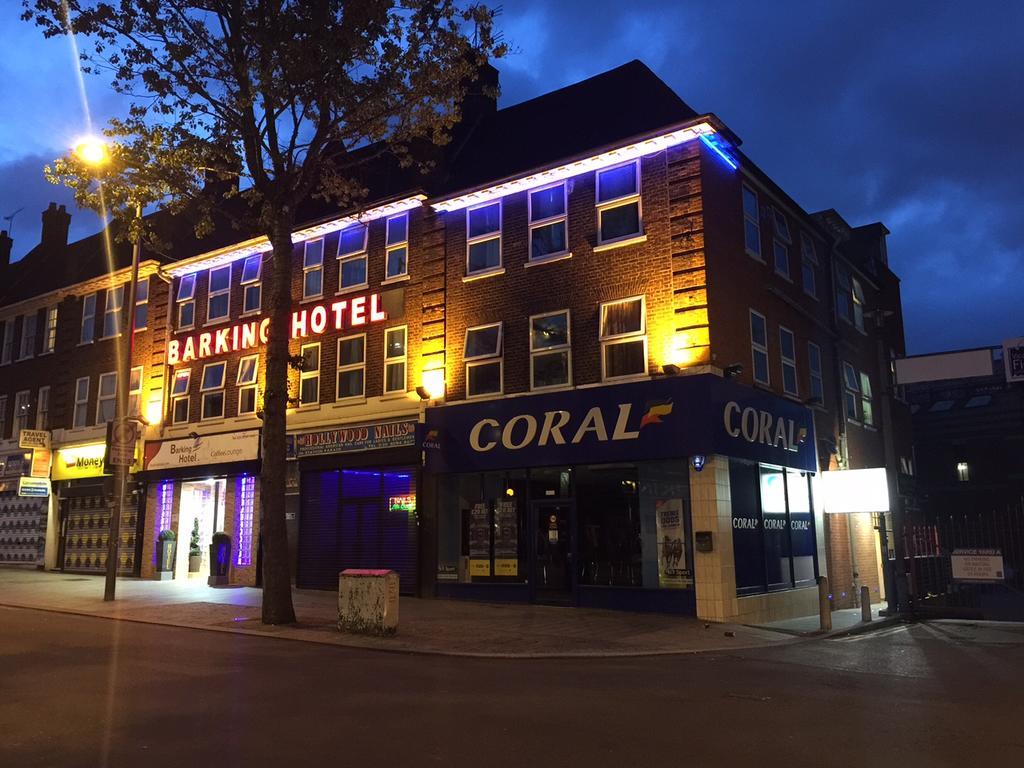 Barking Hotel Екстериор снимка