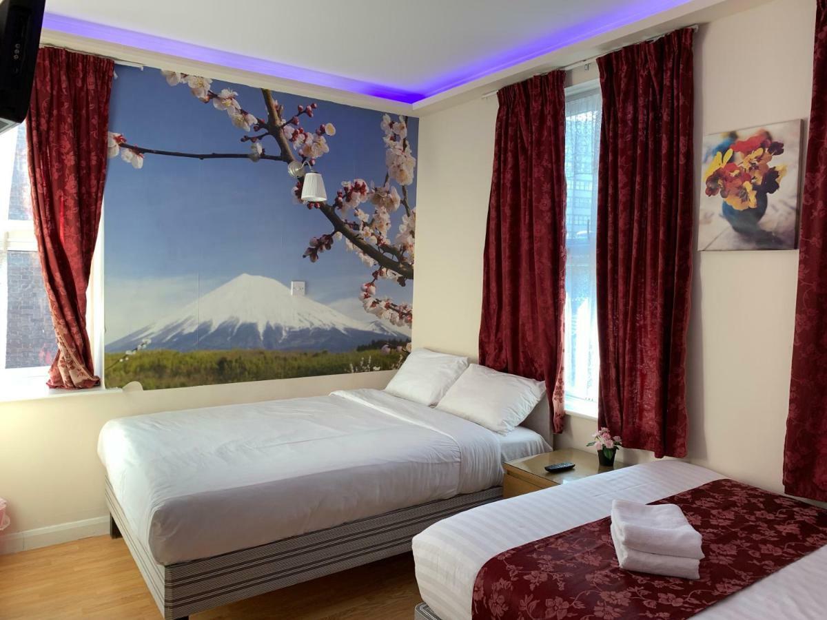 Barking Hotel Екстериор снимка