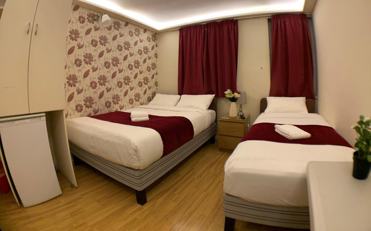 Barking Hotel Екстериор снимка