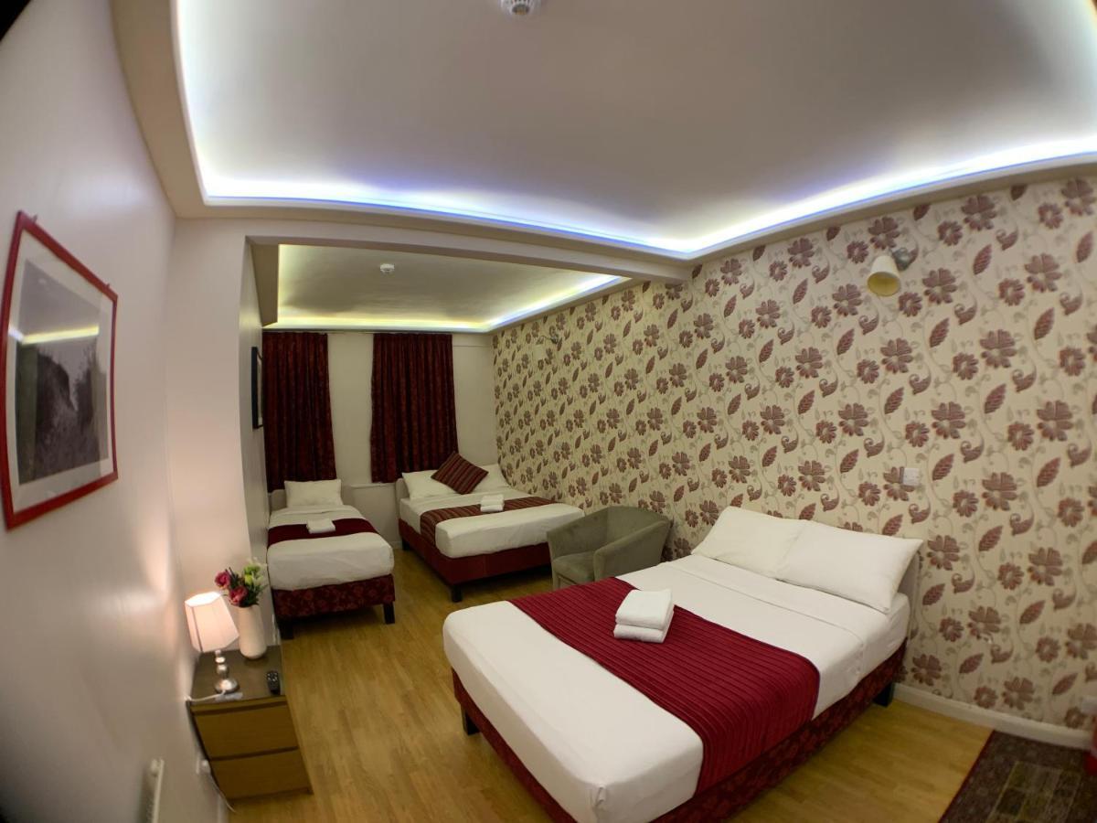 Barking Hotel Екстериор снимка
